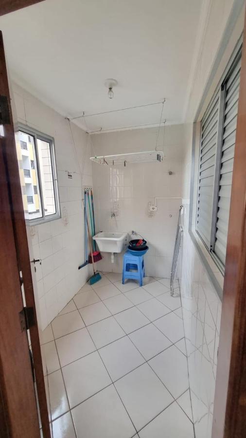 Grande 100 Metros Da Otima Localizacao Apartment